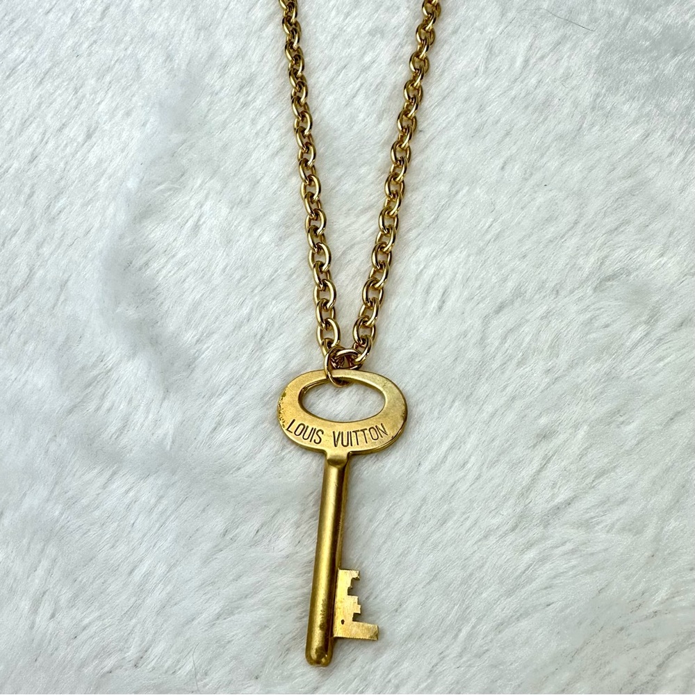 SOLD Louis Vuitton skeleton trunk key on chain - Picture 5 of 6